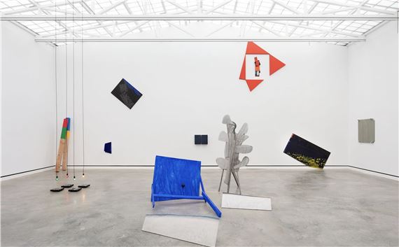 Lucio Pozzi: qui dentro/in here | Exhibitions | MutualArt