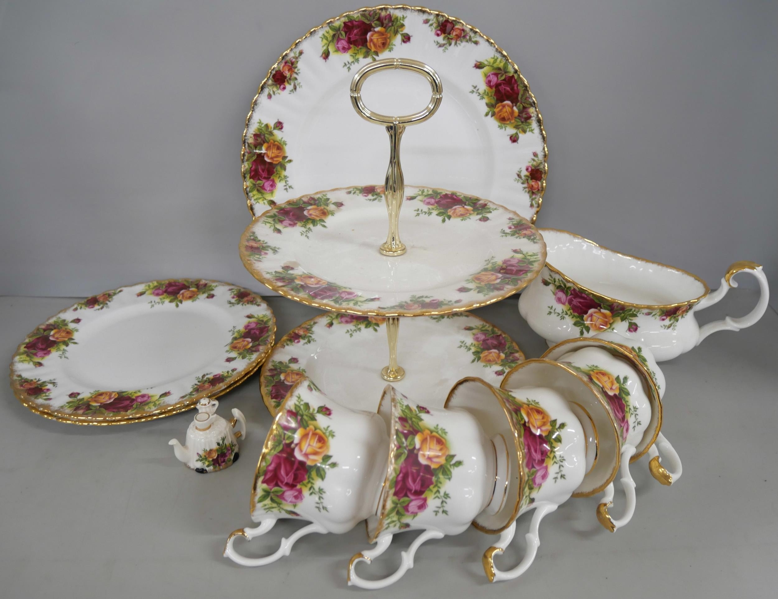 Royal Albert | A collection of Royal Albert Old Country Roses pattern ...
