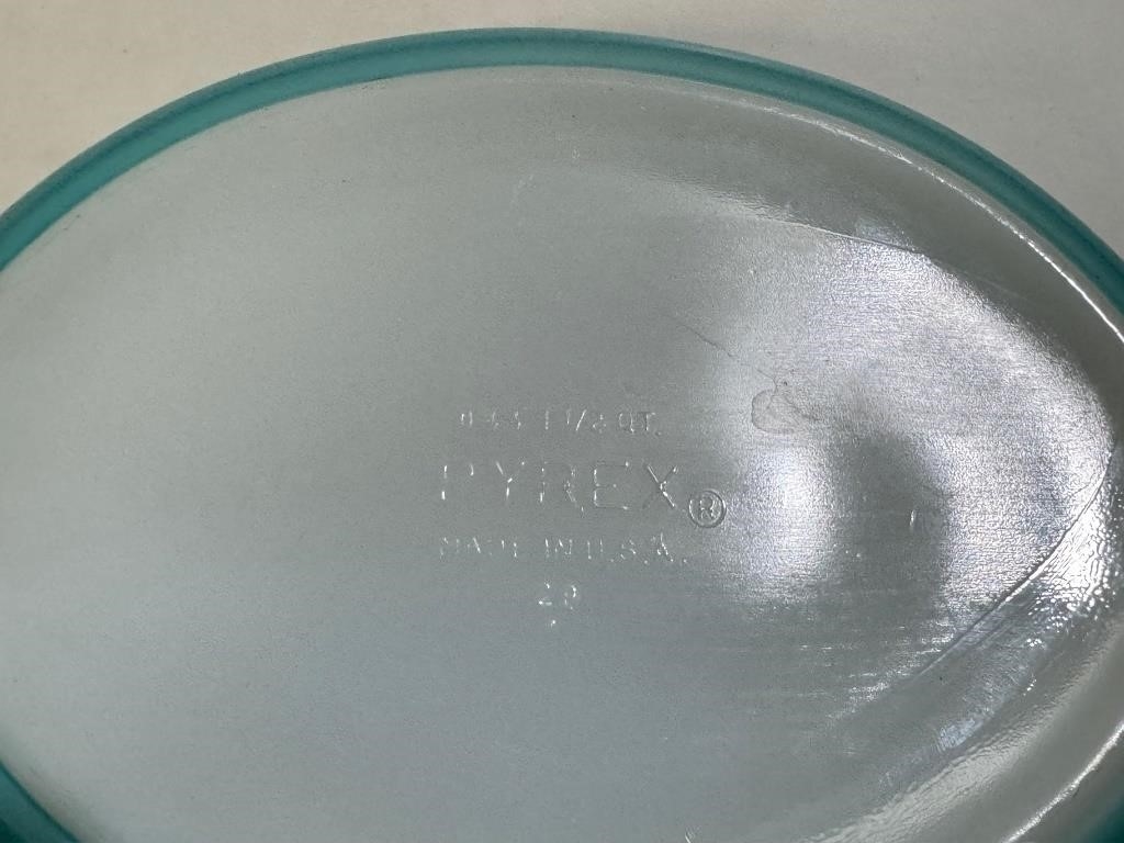 Pyrex | AWESOME PYREX WHITE ON BLUE SNOWFLAKE CASSEROLE | MutualArt