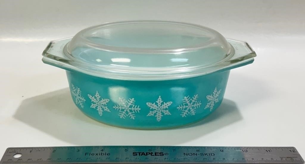 Pyrex | AWESOME PYREX WHITE ON BLUE SNOWFLAKE CASSEROLE | MutualArt