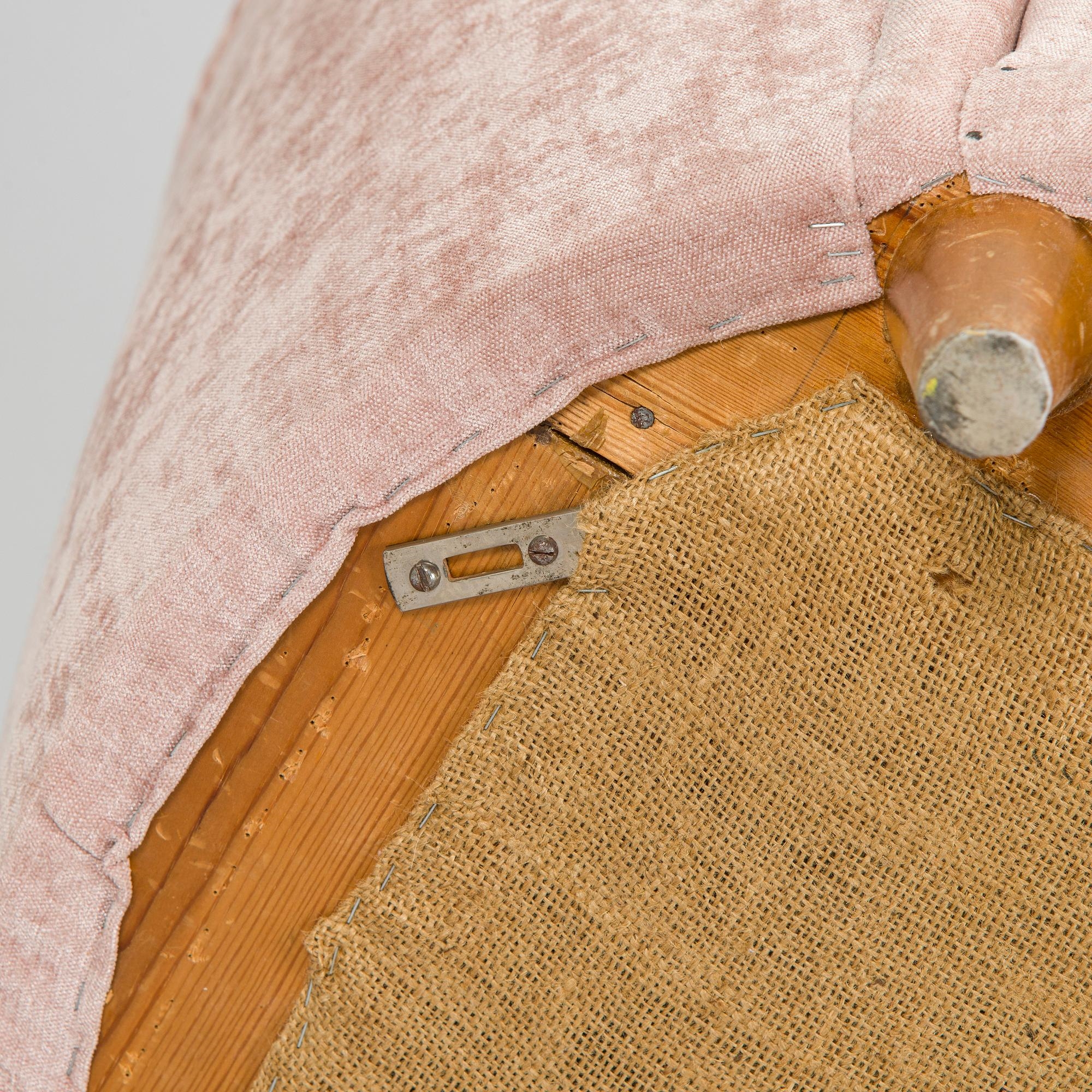 Artwork by Elna Kiljander, Elna Kiljander, a 1930s sofa for Mobilia, Made of upholstery