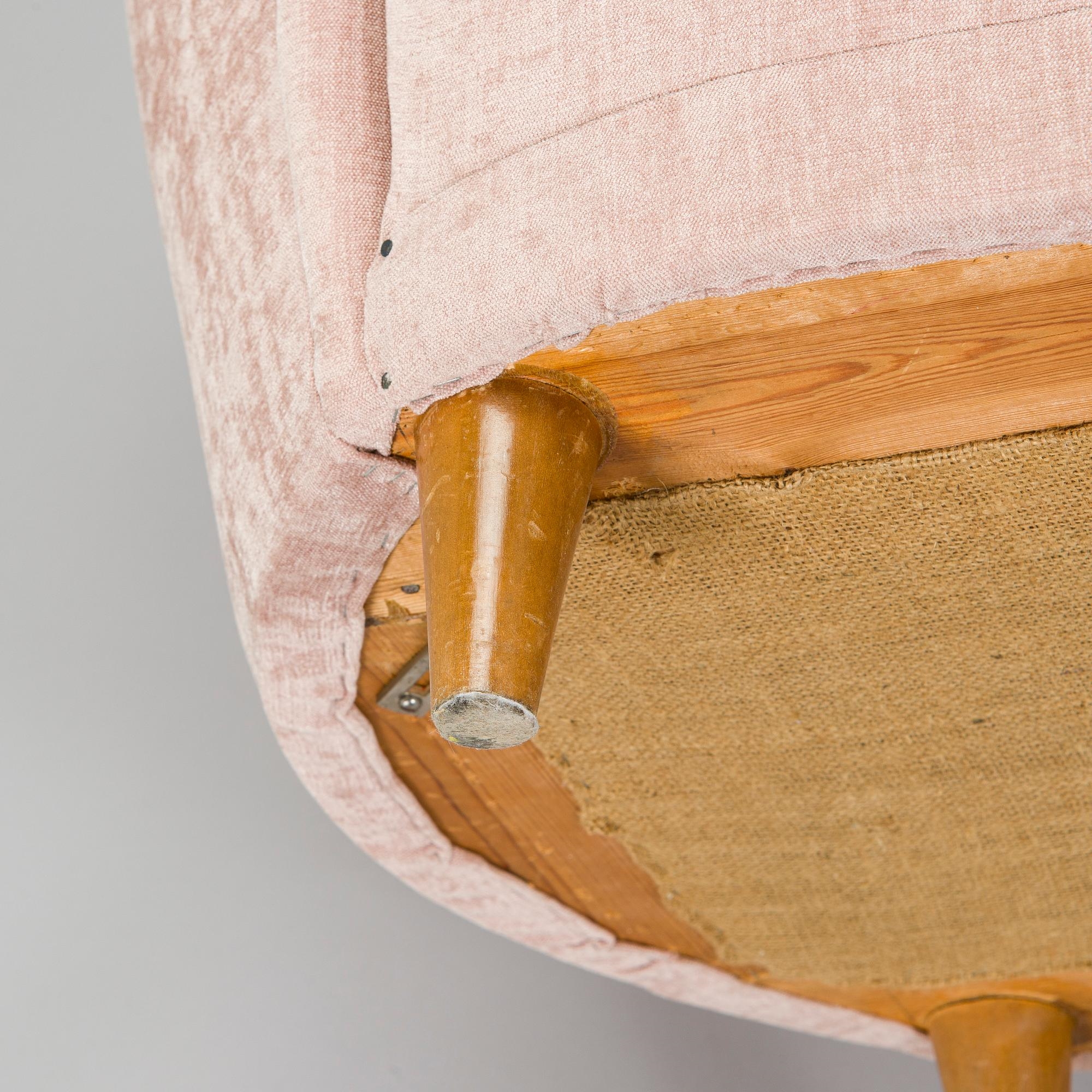 Artwork by Elna Kiljander, Elna Kiljander, a 1930s sofa for Mobilia, Made of upholstery