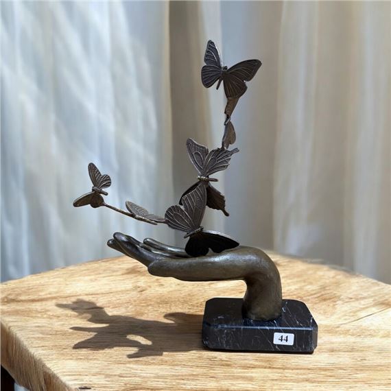 bronze sculpture after Milo by Miguel Fernando López (Milo)