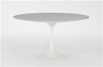 Round dining table - Eero Saarinen