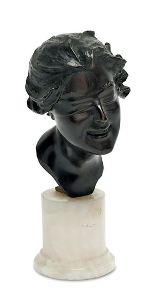 Frauenbüste by Salvatore Monaco