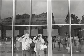 New Exhibition Celebrates Three Generations of Street Photographers