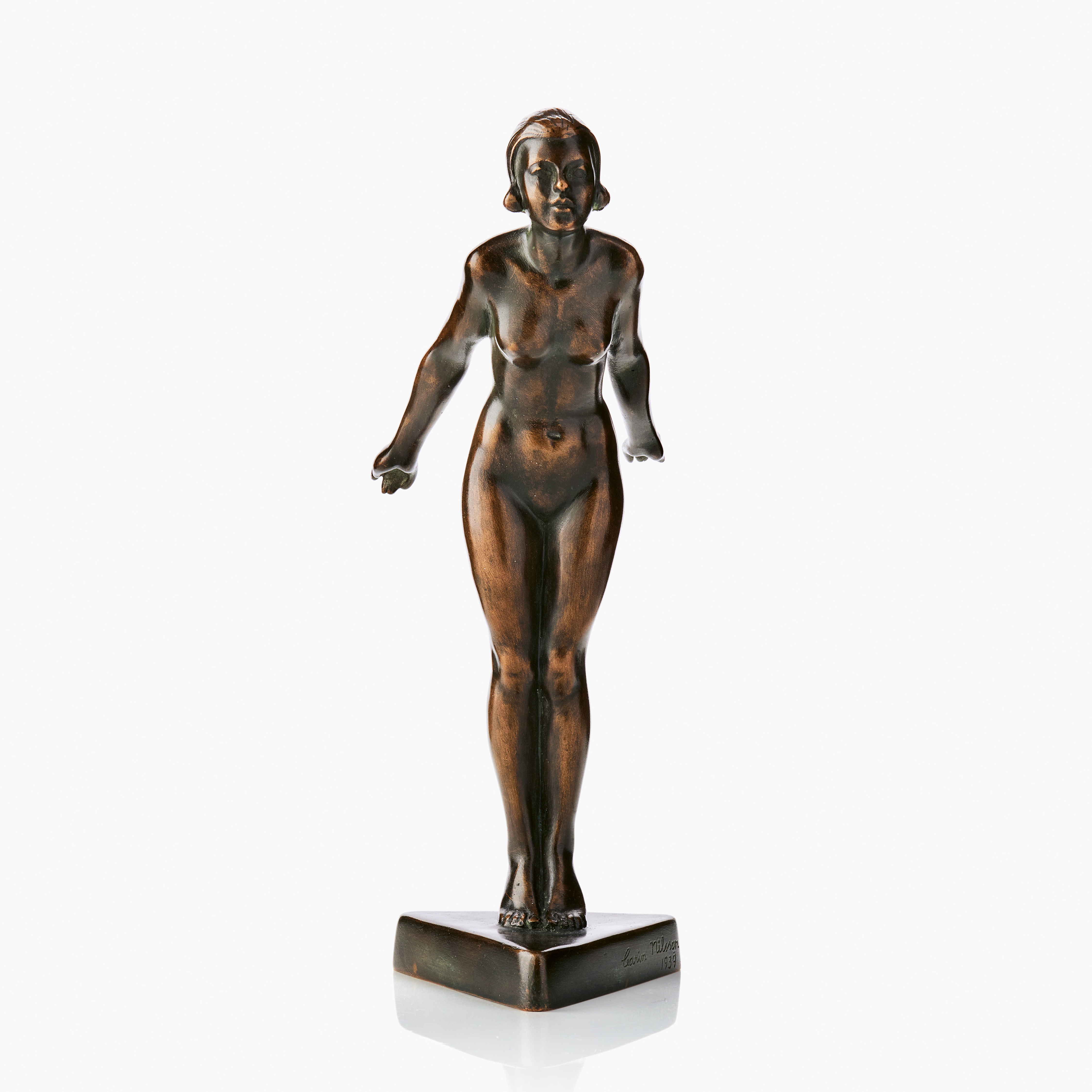 Artwork by Carin Nilsson, Simmerska, Made of patinated bronze