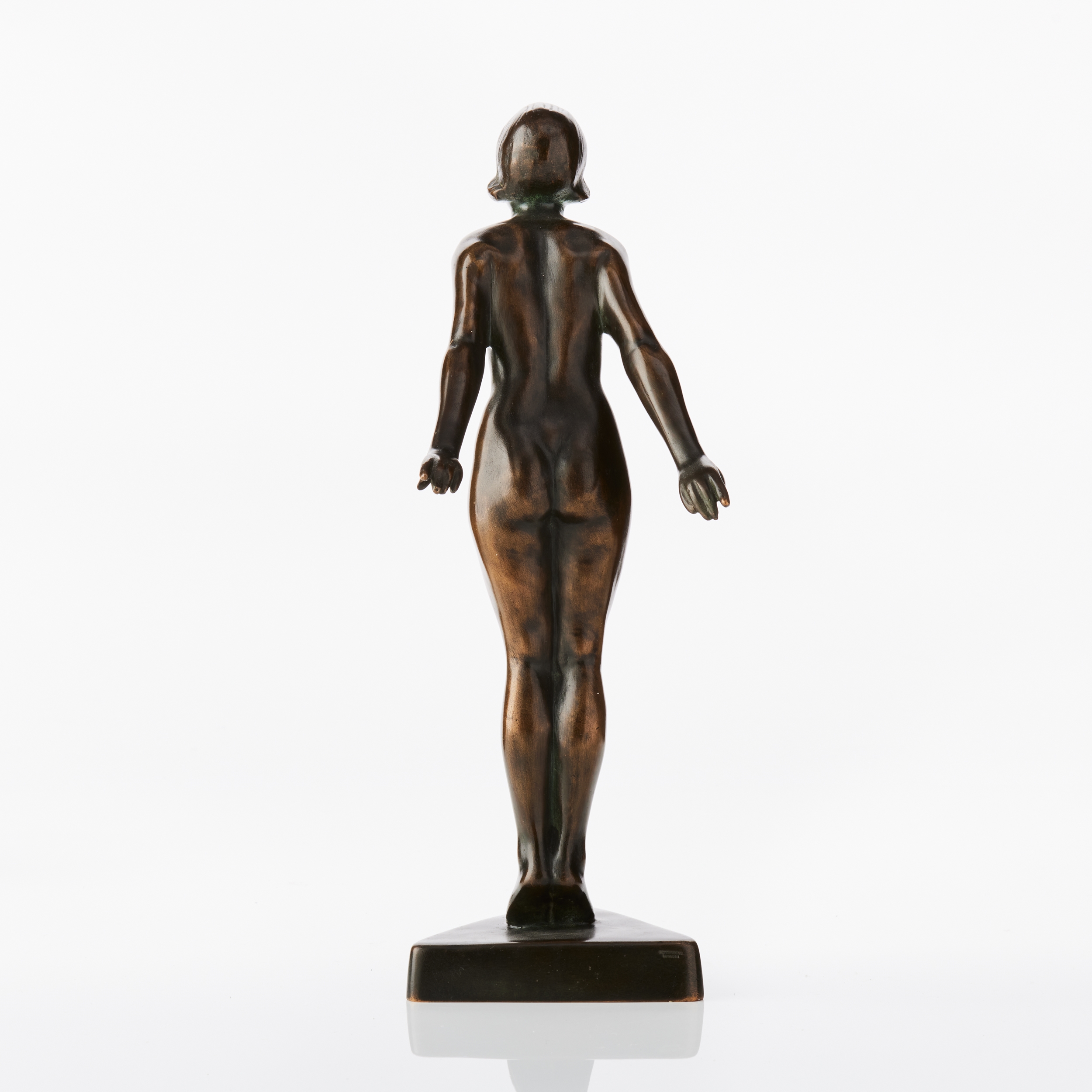 Artwork by Carin Nilsson, Simmerska, Made of patinated bronze