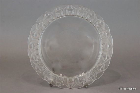 A LALIQUE 'CHEVREUSE' GLASS BOWL