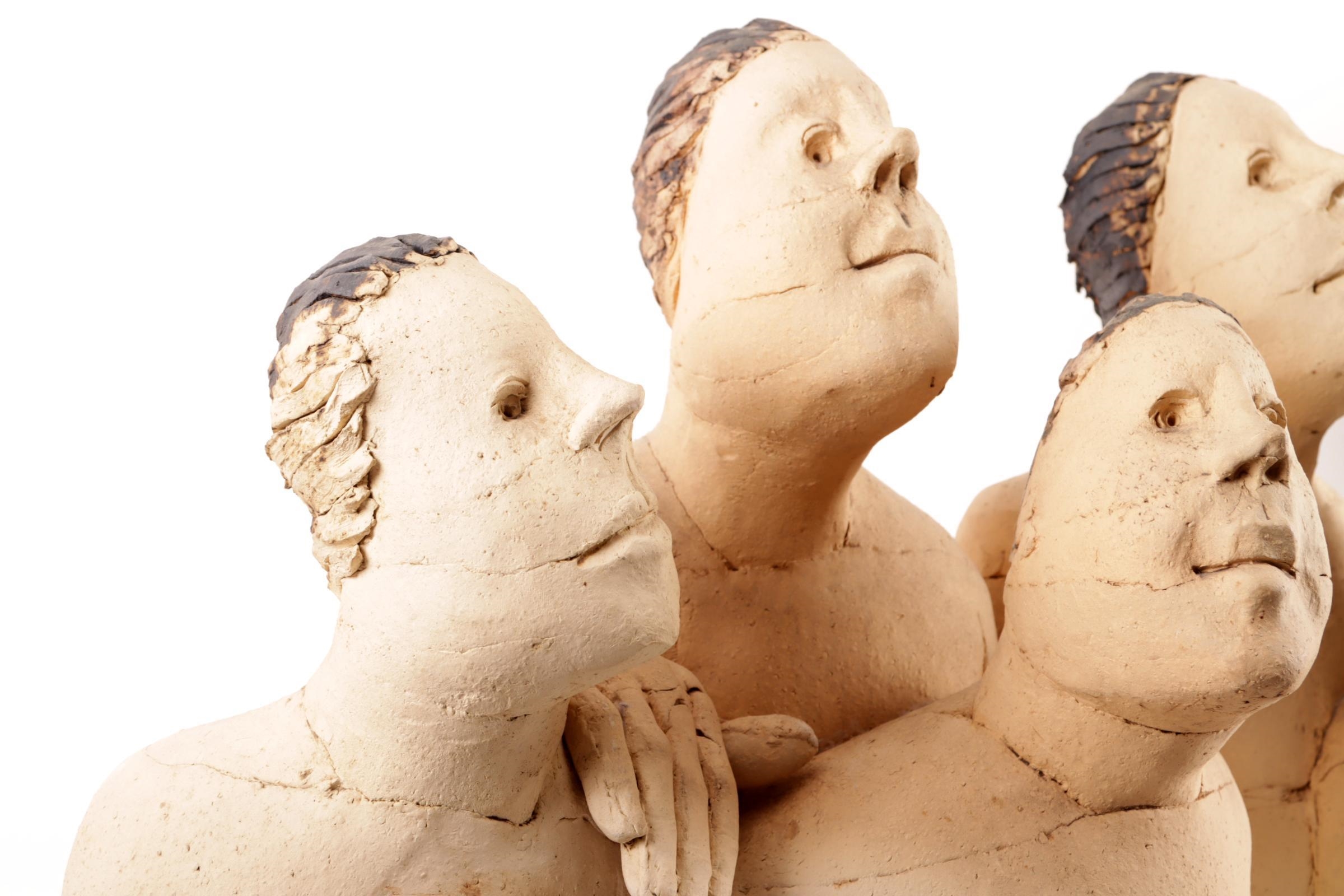 Sjer Jacobs | keramiek sculptuur van vijf personen | MutualArt
