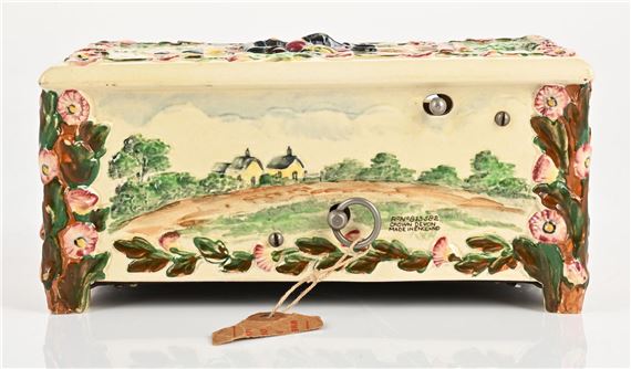 DeVon Stanfield | Crown Devon Fielding's porcelain 'Daisy Bell