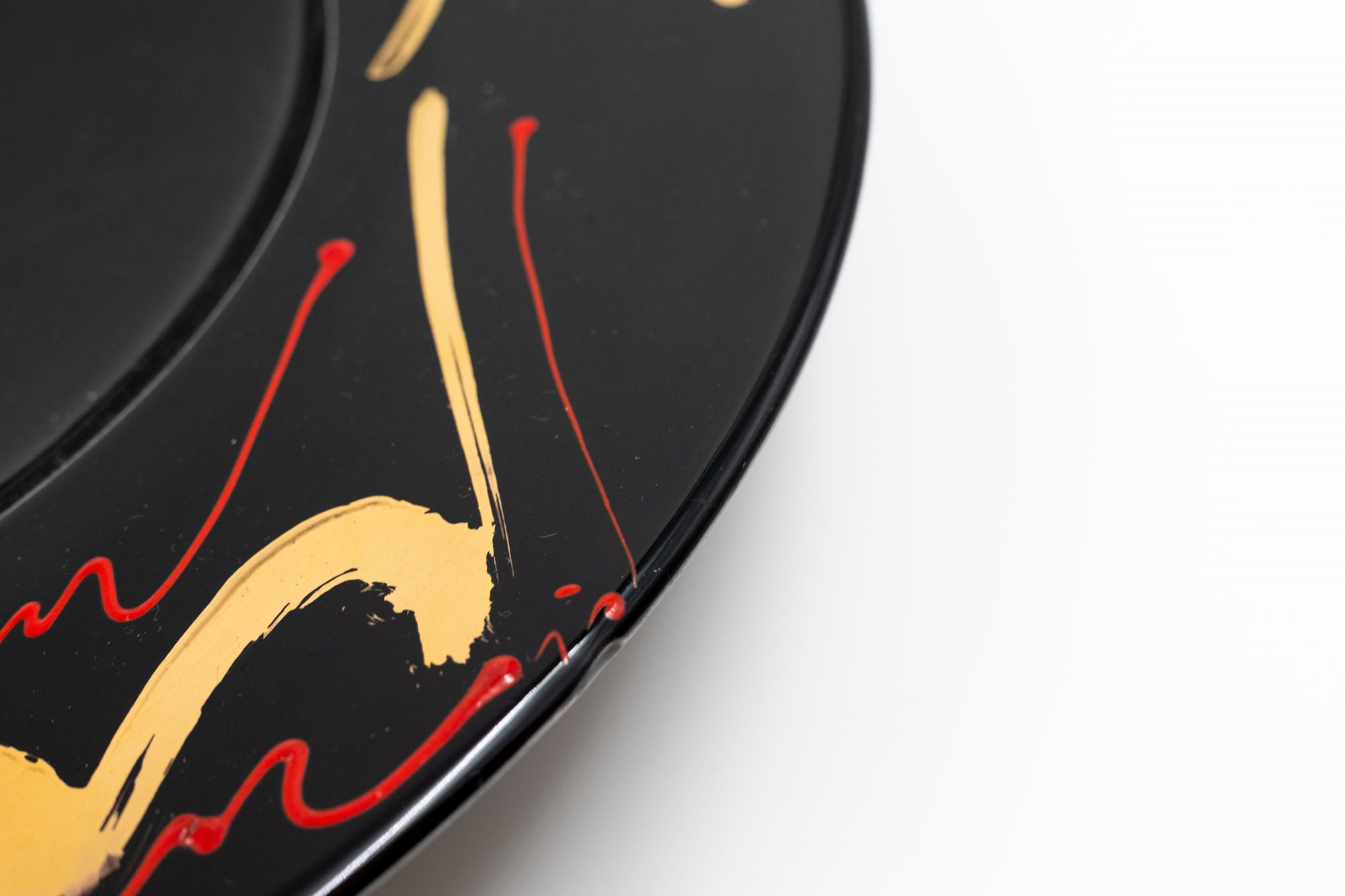 Peter Collis | Peter Collis Large wall plate porcelain with shiny black ...