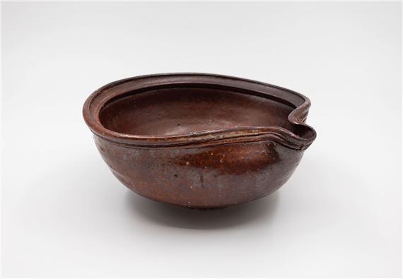 Len Castle | Len Castle - Pouring bowl | MutualArt