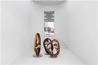Leonor Serrano Rivas: Here Be Dragons - Carlier / Gebauer, Berlin