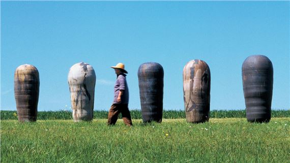 Toshiko Takaezu: Worlds Within - Chazen Museum of Art