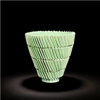 Paper Clay' vase , 2020 - Claudia Frignani