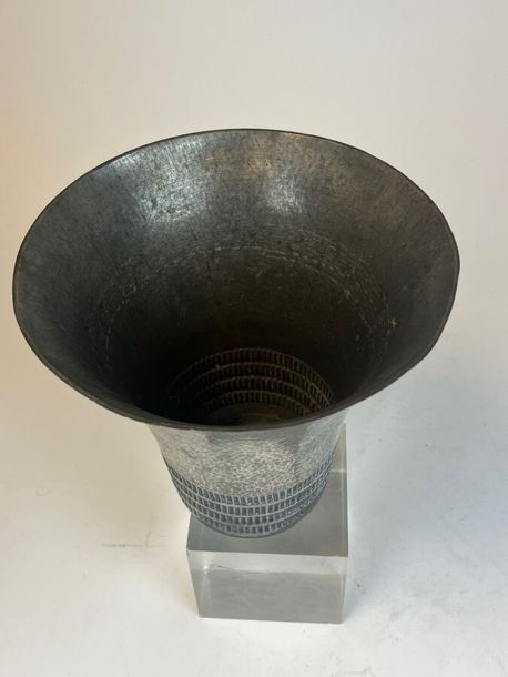 René Delavan | René DELAVAN (1926-1958) Hammered pewter flared-neck ...