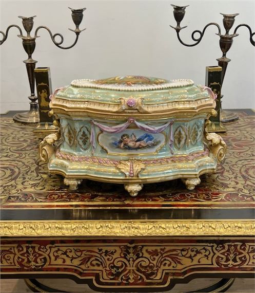 Christie | A 19TH CENTURY PARIS PORCELAIN ROCOCO STYLE TABLE CASKET ...