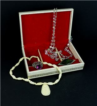 A selection of vintage costume jewellery - Elizabeth Reimer