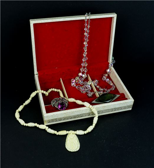 A selection of vintage costume jewellery - Elizabeth Reimer