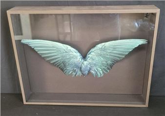 Mathieu Miljavac verdigris pigeon biset wall - Mathieu Miljavac