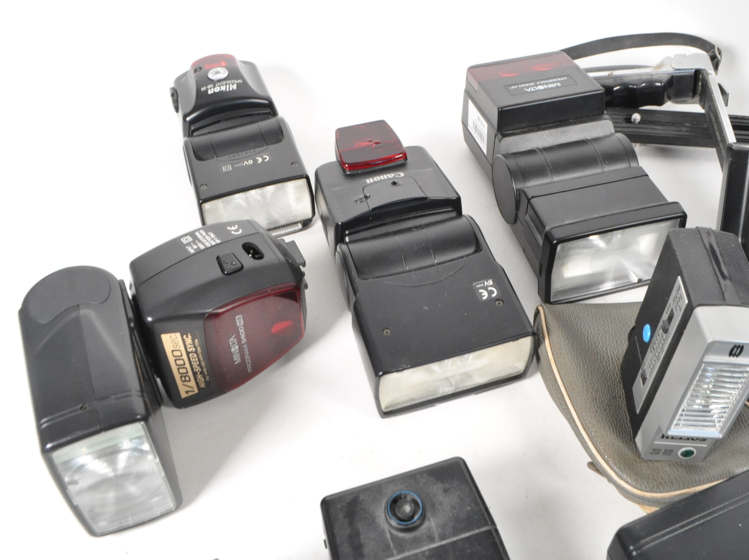 Cobra | COLLECTION OF VINTAGE 20TH CENTURY CAMERAS FLASHES (20th ...