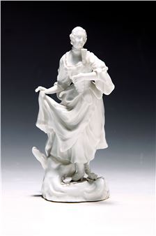 Antiques and collector objects - Henry's Auction House