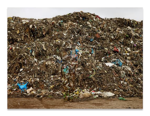 Municipal Waste of Hiding in India by Liu Bolin, 2014