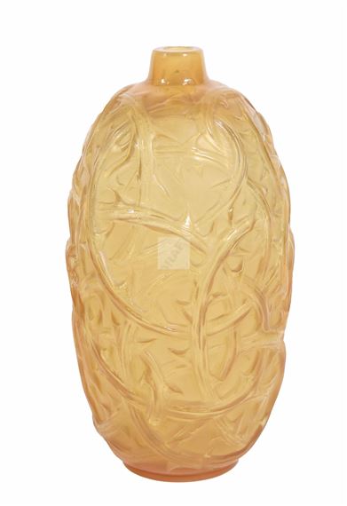 Vase « ronces » en verre soufflé moulé de couleur jaune orangé, modèle créé en 1921 by René Lalique, 1921
