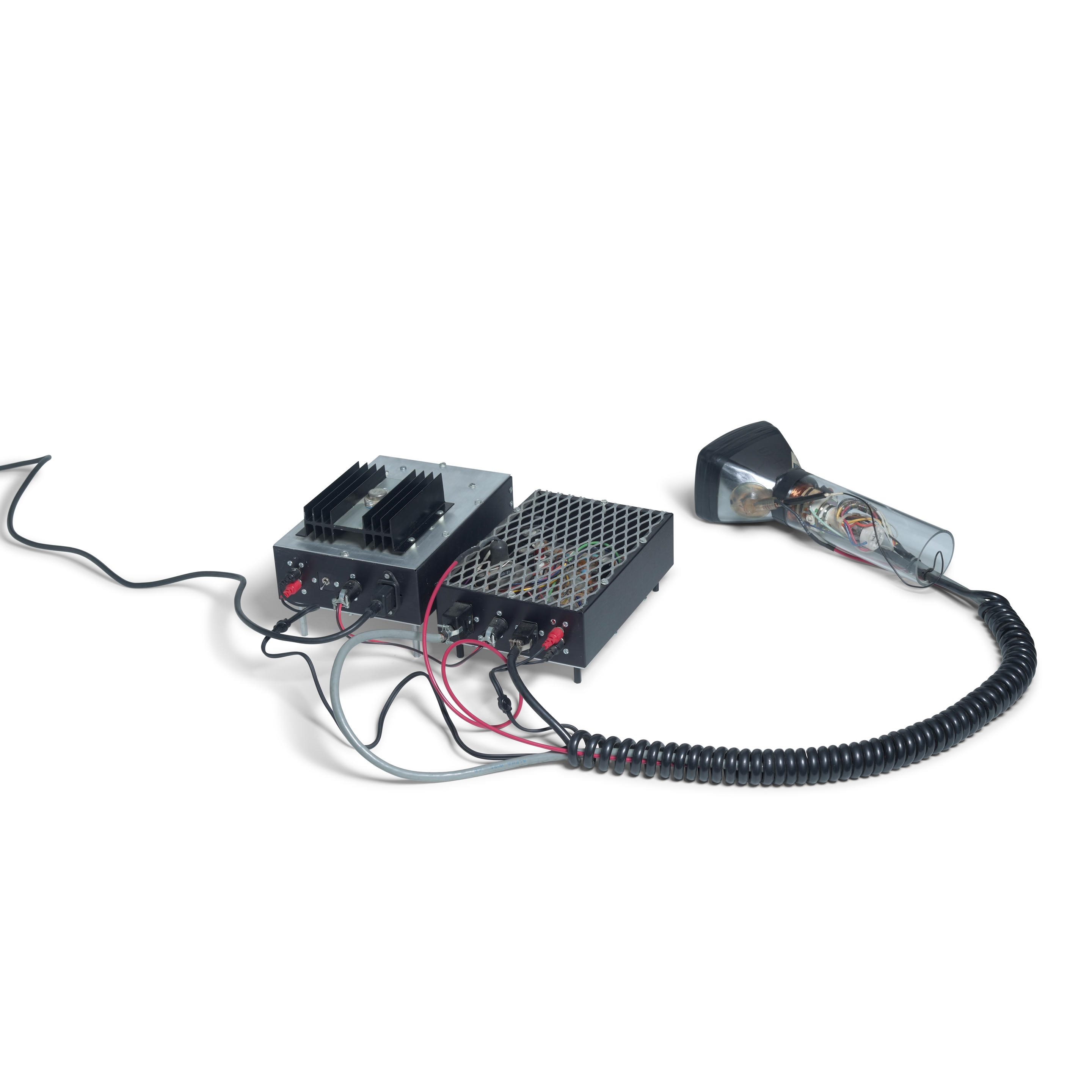 Artwork by Alan Rath, Waiting II, Made of aluminum, acrylic