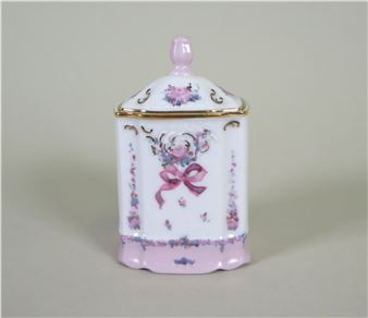 Trauciņš ar vāku - Helga Ingeborga Melnbarde