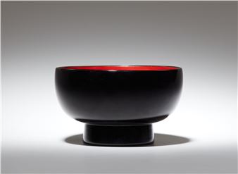 Of semi-spherical shape on a high foot - Sawaguchi Shigeru