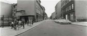 Auguststraße, Ecke Große Hamburger Straße, Berlin; Linienstraße mit Fernsehturm, Ost-Berlin; Linienstraße &quot;Gerüstbau&quot;, Berlin - Hans Martin Sewcz