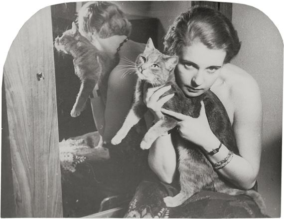 Untitled (Woman with cat) - Franz Roh