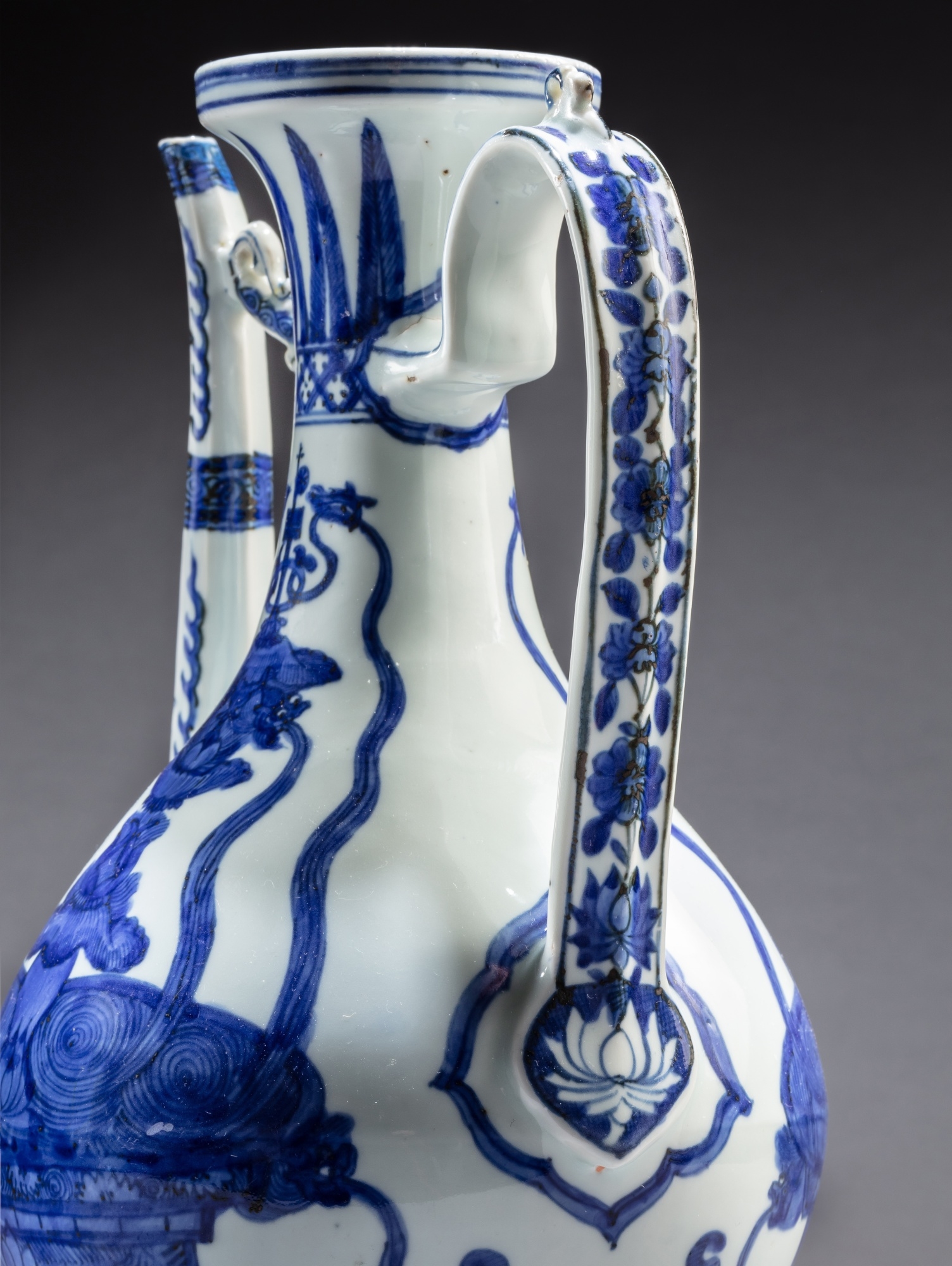 Jiajing | A rare 'magic fountain' ewer, Mark and period of Jiajing ...