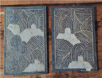 2 x Graduated Stoneware Wall Plaques - Austin Hleza