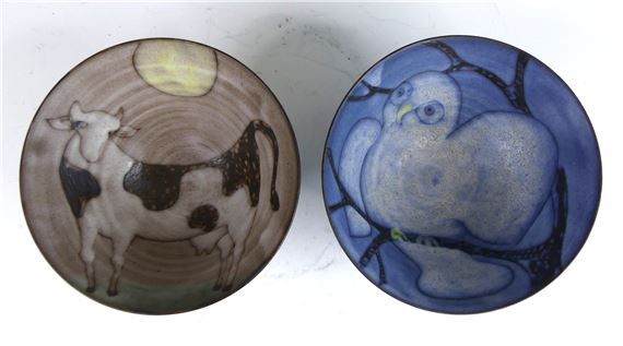 two studio pottery fotted bowls - Tessa Fuchs