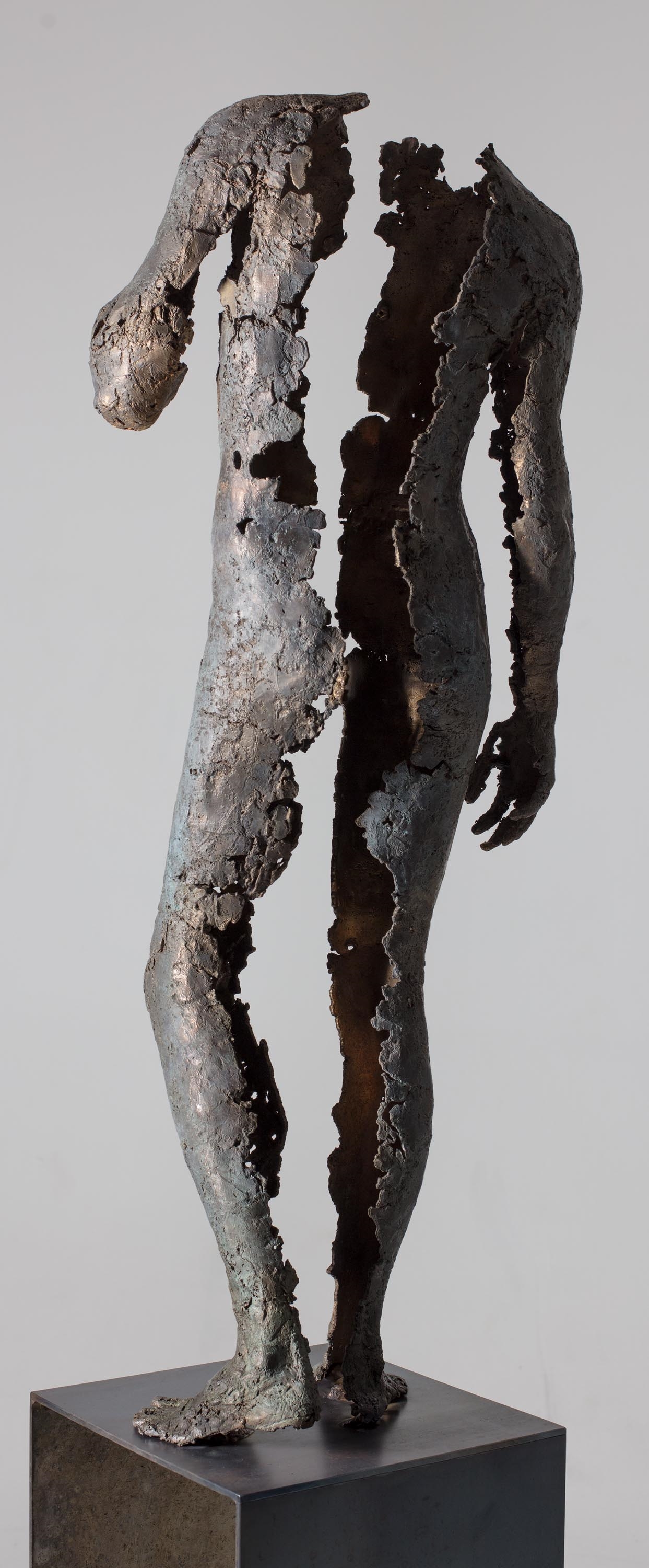 Artwork by Adam Arabski, Untitled, z cyklu "Skorupy pamięci", Made of Patinated bronze (cast using the lost wax technique), steel pedestal