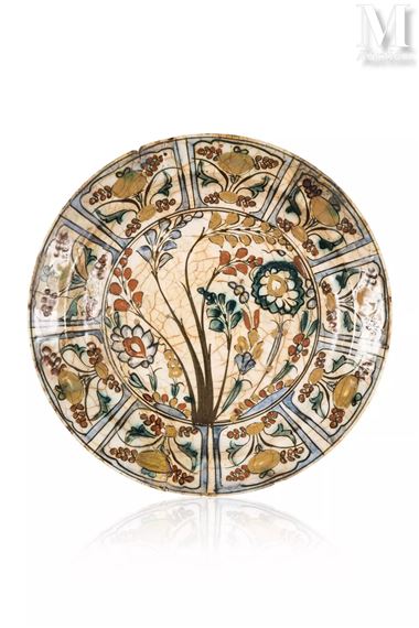 Plat safavide dit de «Koubatchi - Iranian School, 17th Century