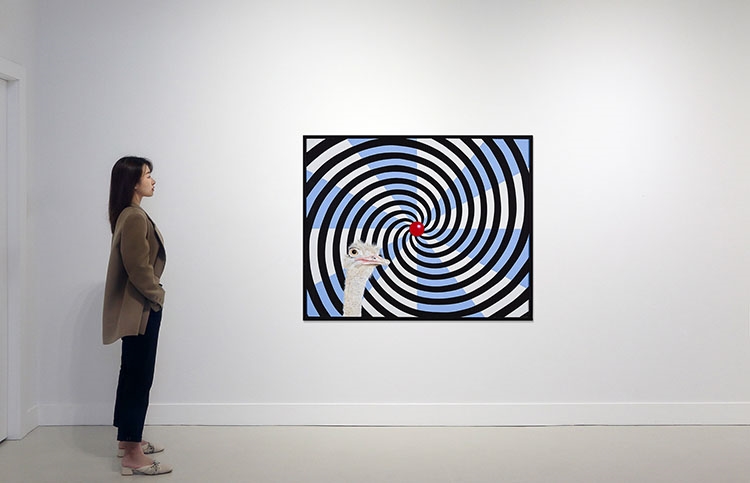 Artwork by Serge Lemonde, Autruche Spirale, Made of acrylic on board
