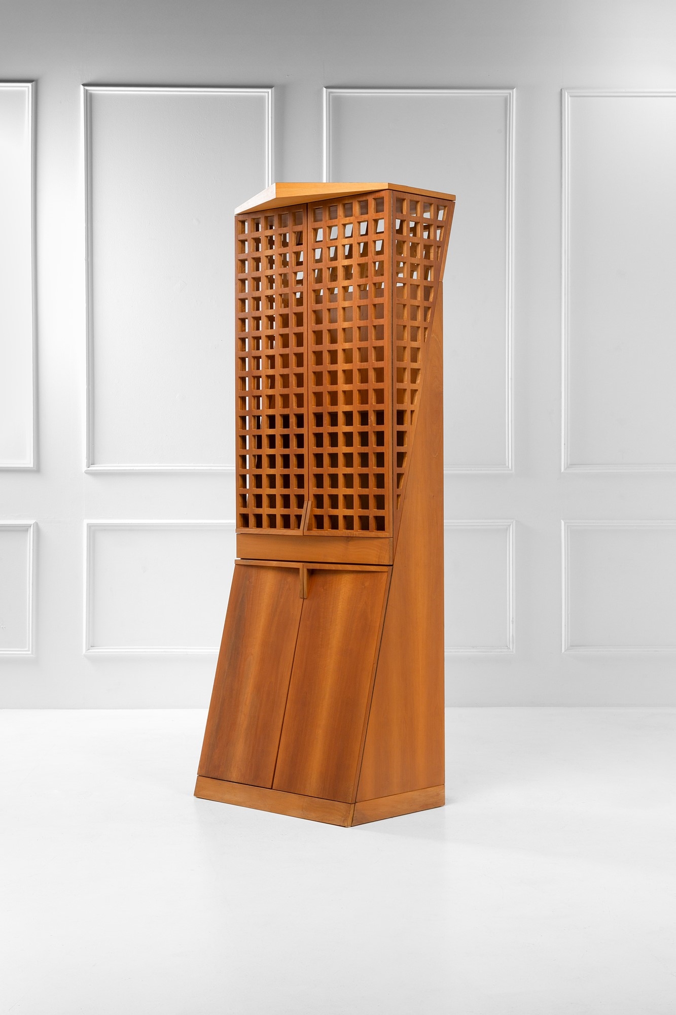 Artwork by Adriano e Paolo Suman, Mobile a due corpi della Collezione Matrix, Made of wood