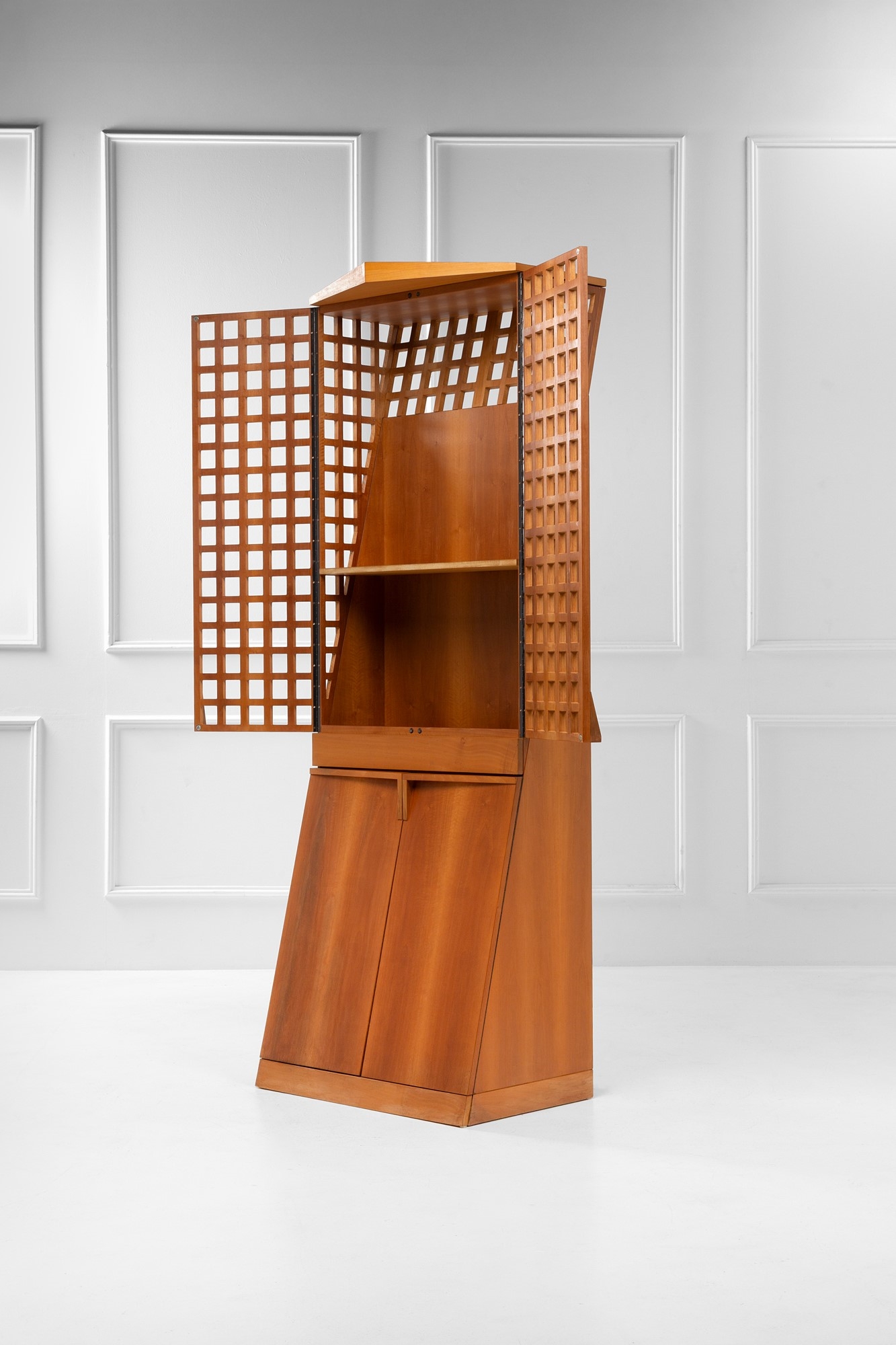 Artwork by Adriano e Paolo Suman, Mobile a due corpi della Collezione Matrix, Made of wood