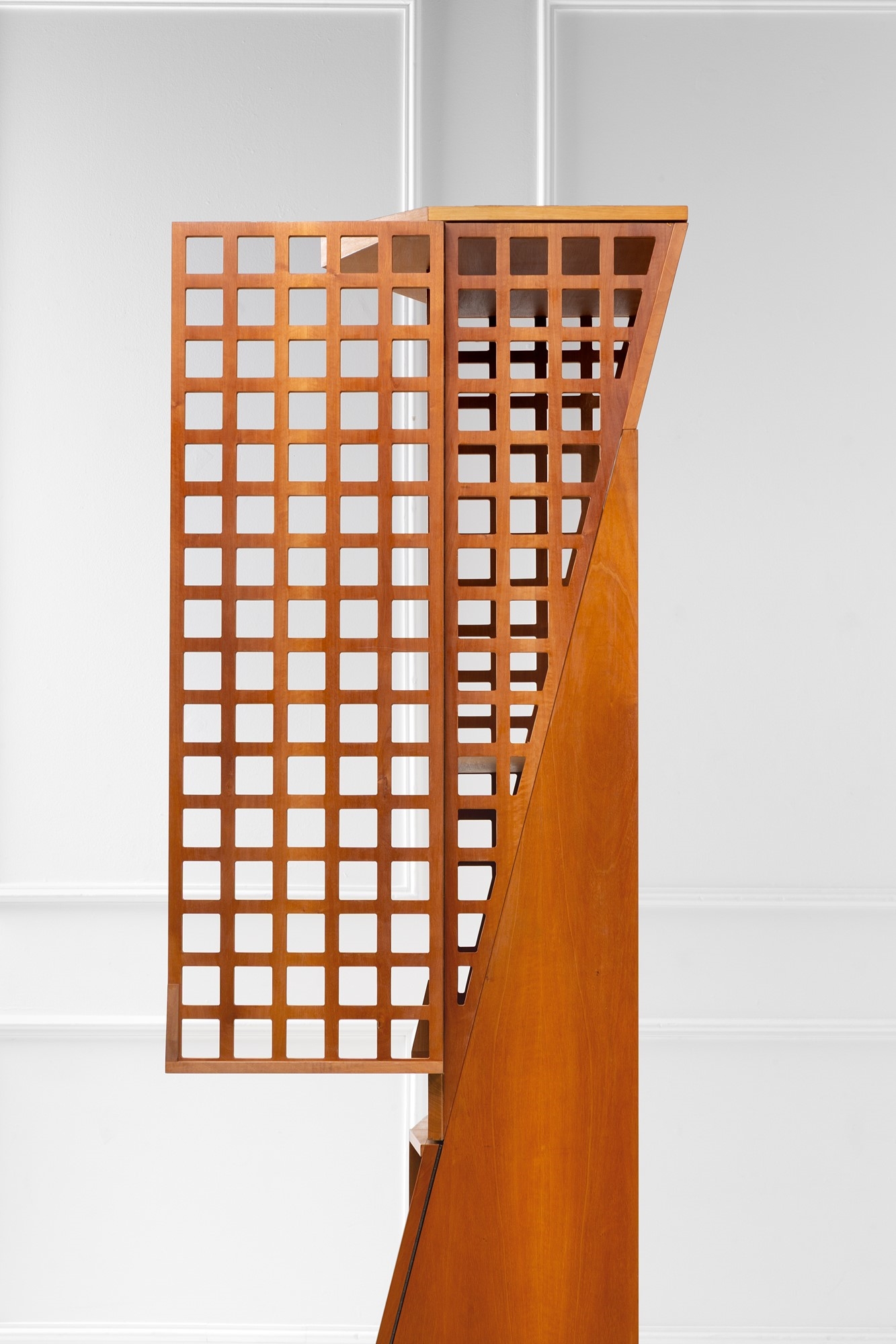 Artwork by Adriano e Paolo Suman, Mobile a due corpi della Collezione Matrix, Made of wood