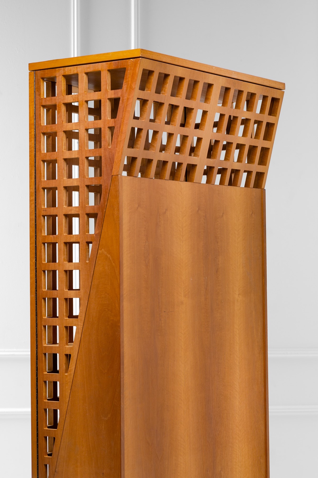 Artwork by Adriano e Paolo Suman, Mobile a due corpi della Collezione Matrix, Made of wood