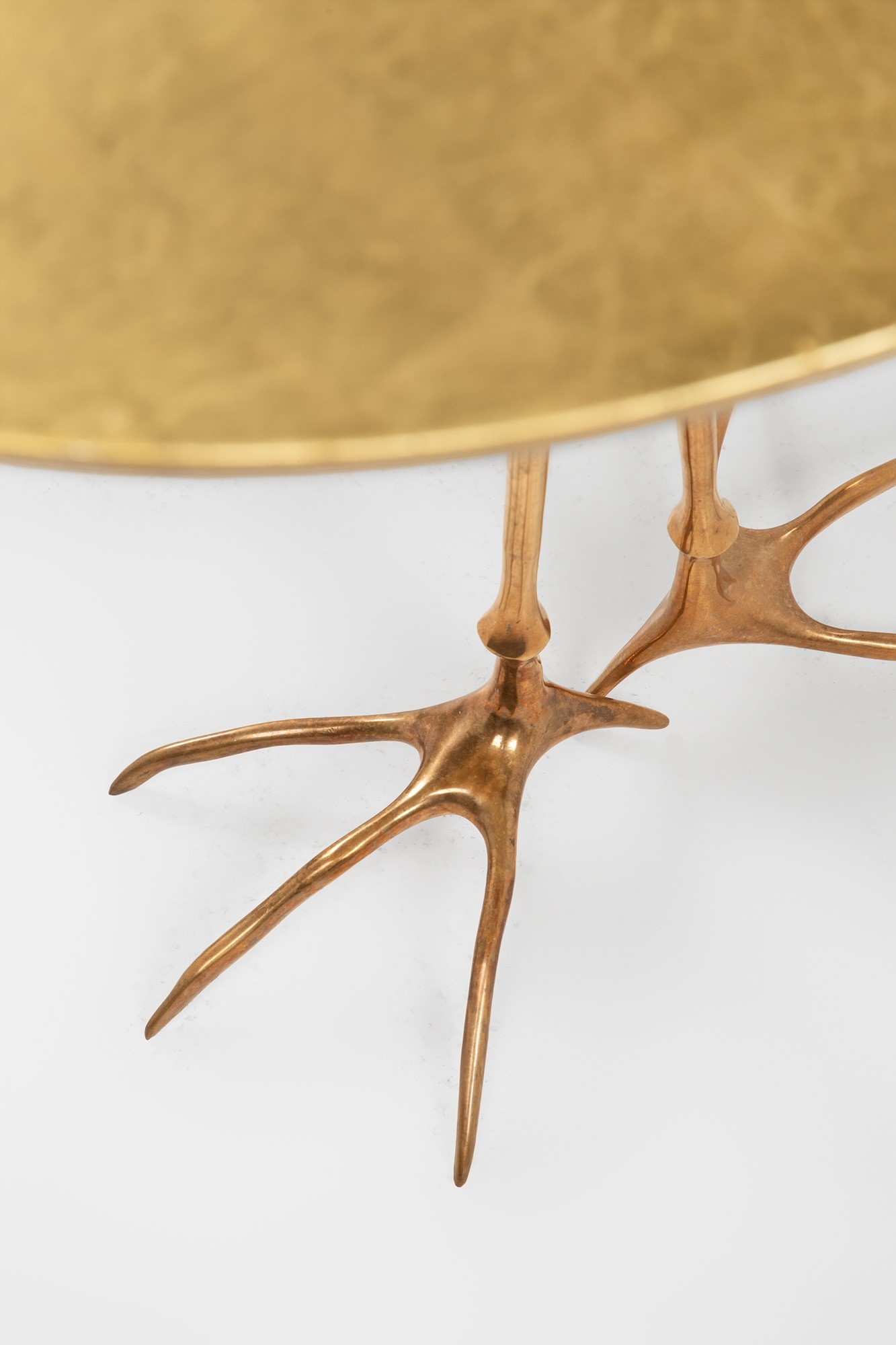 Artwork by Meret Oppenheim, Traccia, tavolino Ultramobile, Made of disegno