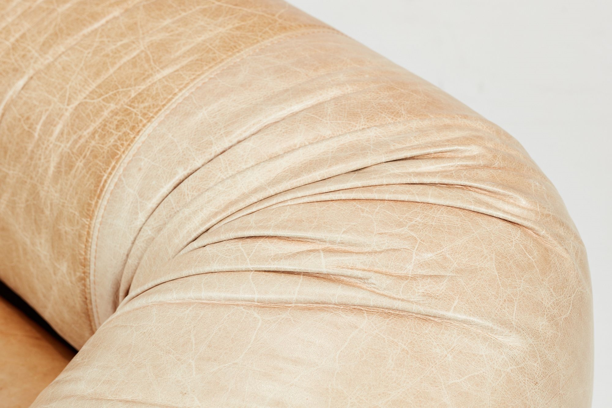 Artwork by Alessandro Becchi, Anfibio' convertible sofa, Made of Leather, foam, chrome-plated metal