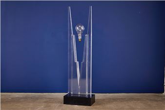 Illuminated floor sculpture - Jackie Greber