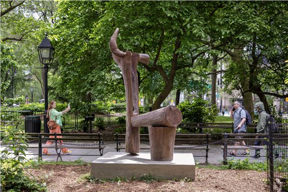 Thaddeus Mosley: Touching the Earth - Public Art Fund
