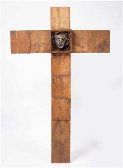 Contemporary cross sculpture with mask and twigs in the center - Enrico Pinardi