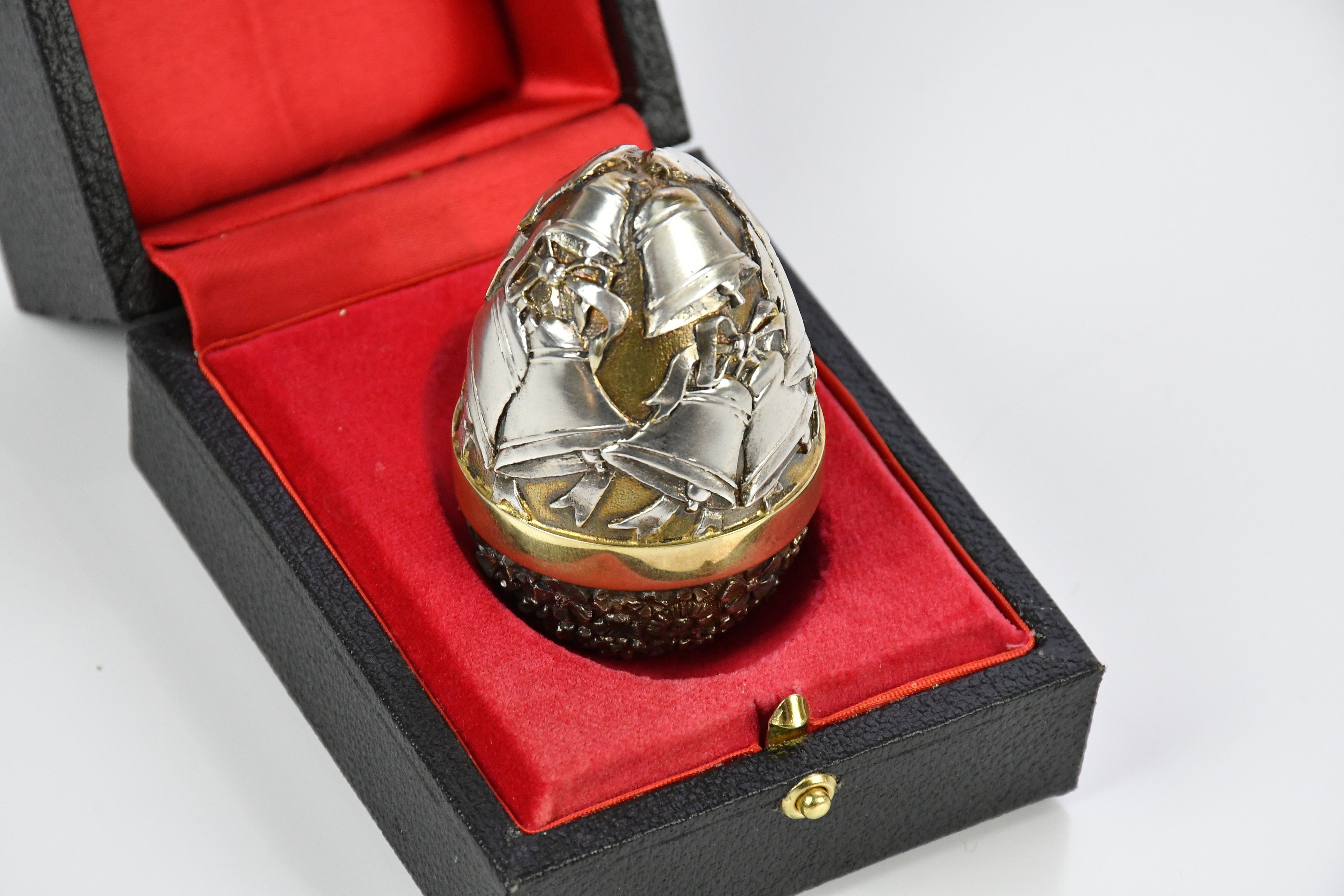 Stuart Devlin | STUART DEVLIN (1931-2018); an Elizabeth II hallmarked ...